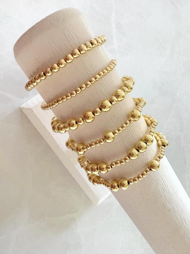 The Classic Mixed Size Collection